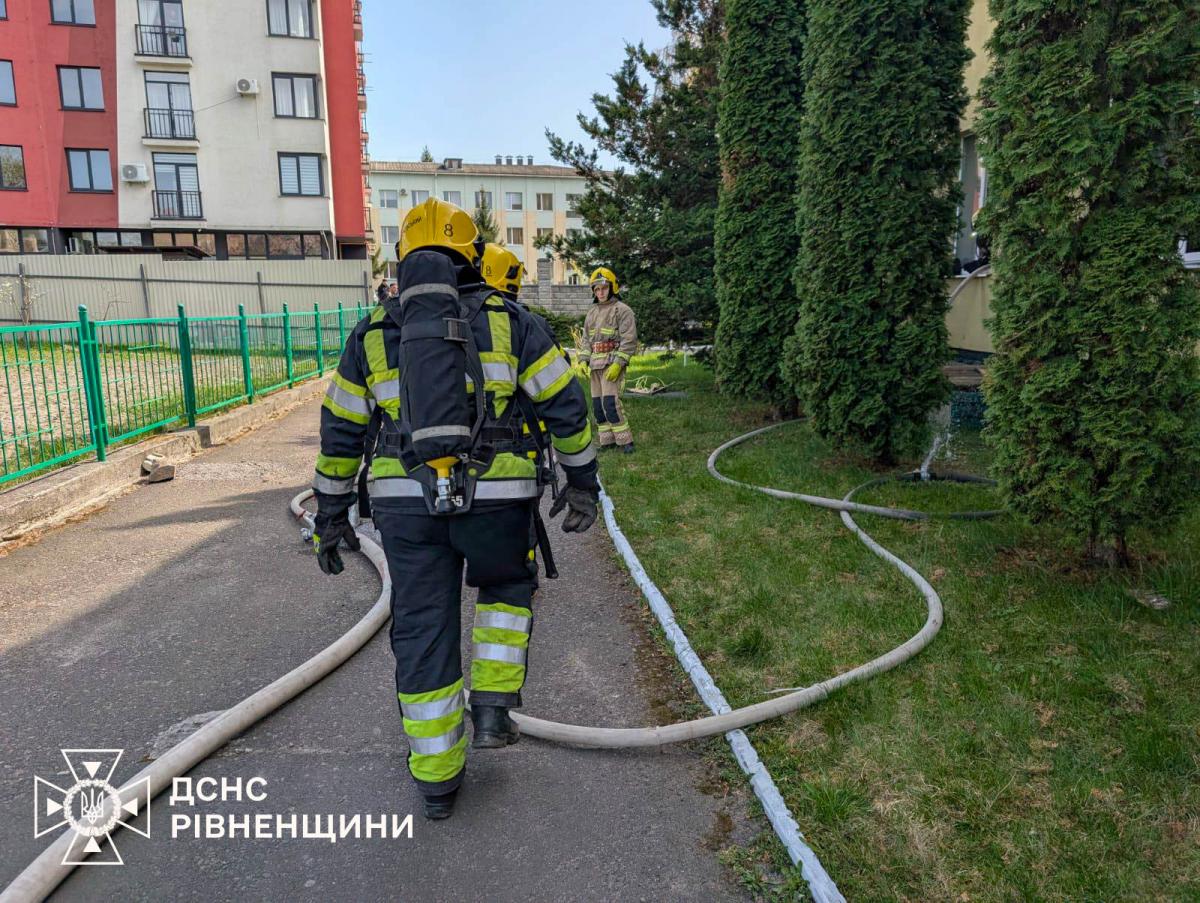 У Сарнах сталася пожежа в гуртожитку ліцею: обійшлося без постраждалих