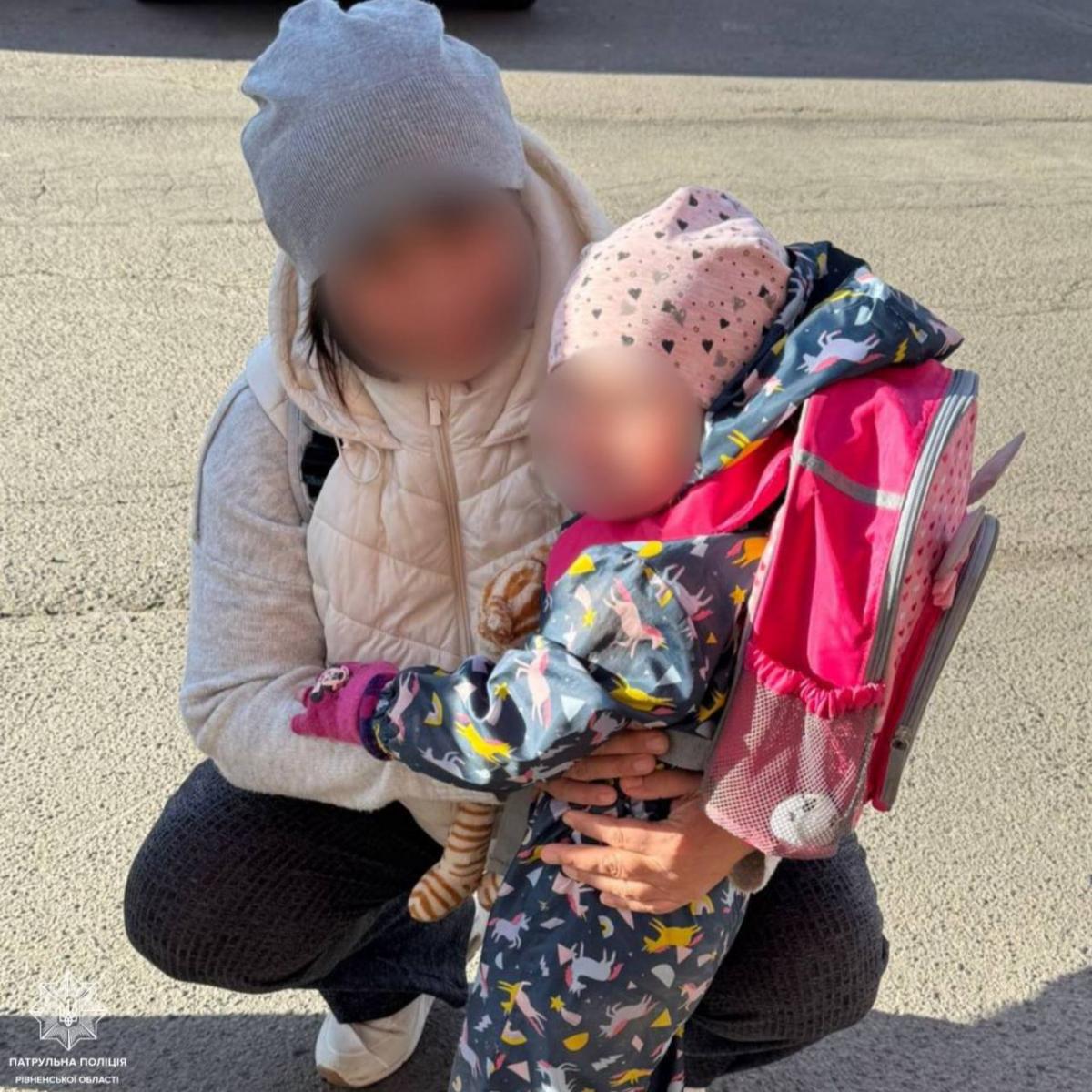 Увага врятувала: патрульні Рівненщини швидко розшукали 3-річну дитину