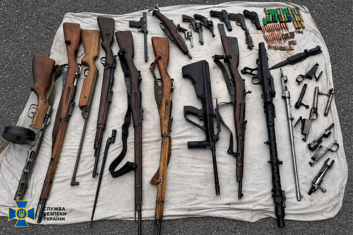 Чергових ділків викрили на підпільній торгівлі зброєю (ФОТО)