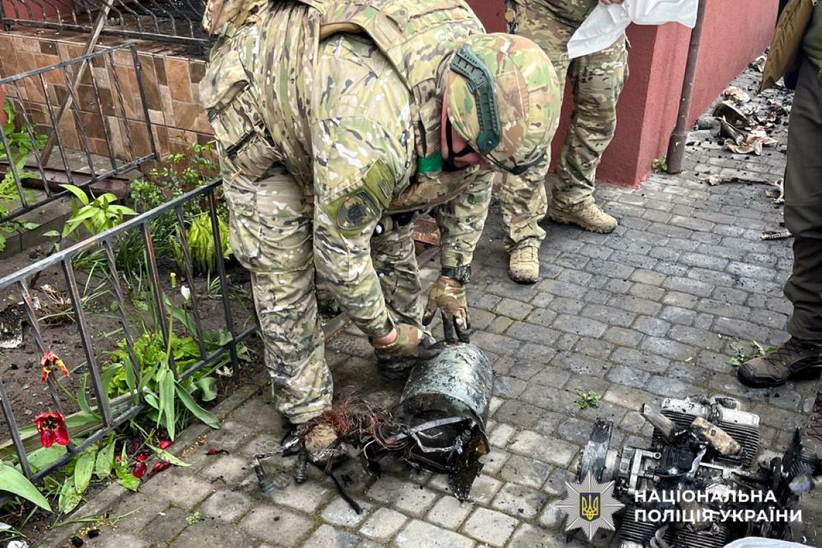 У Рівному вибухотехніки знешкодили бойову частину шахеду, що влучив у будинок (ФОТО)