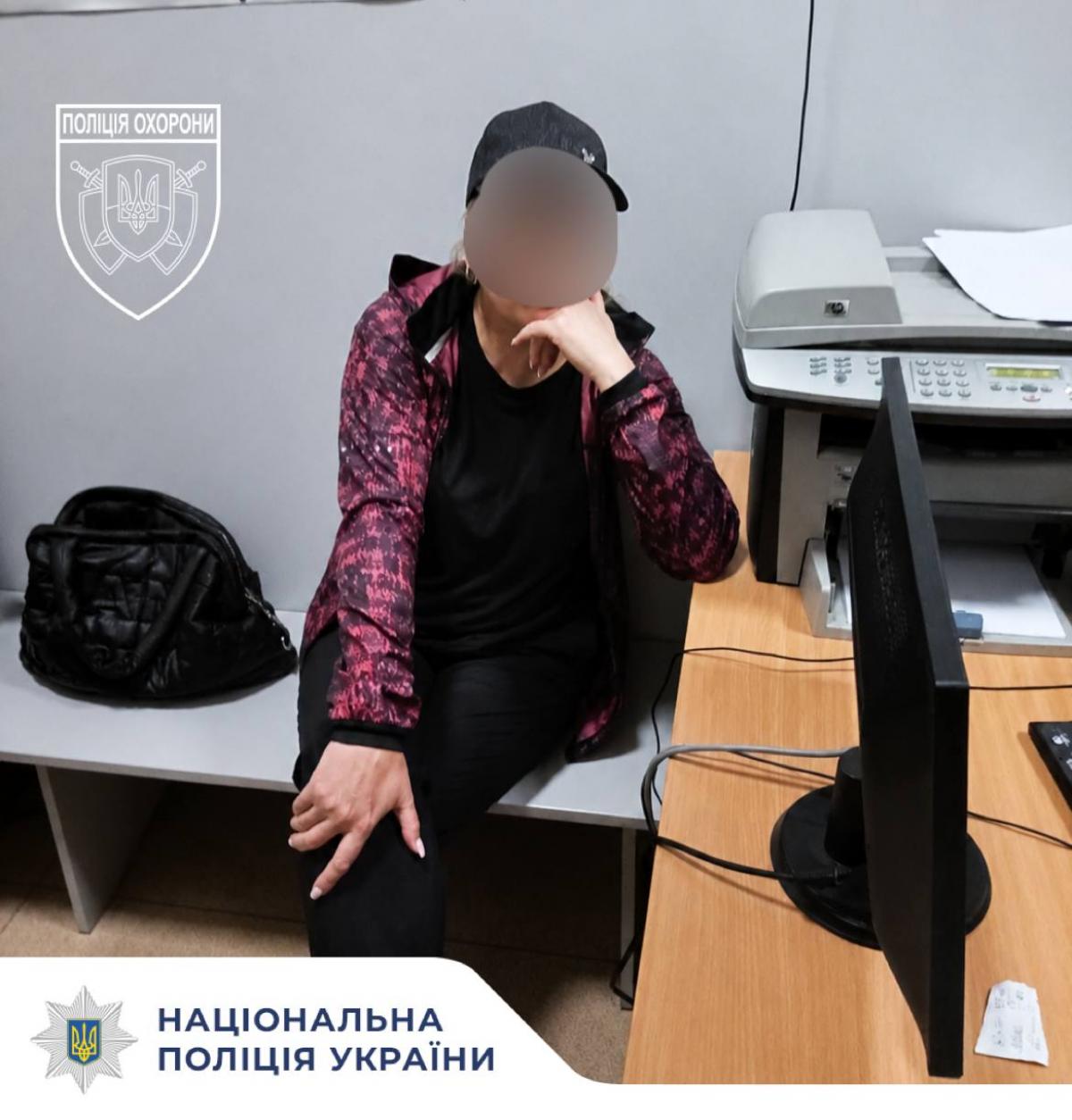 У Рівному жінку затримали за спробу крадіжки у власний день народження