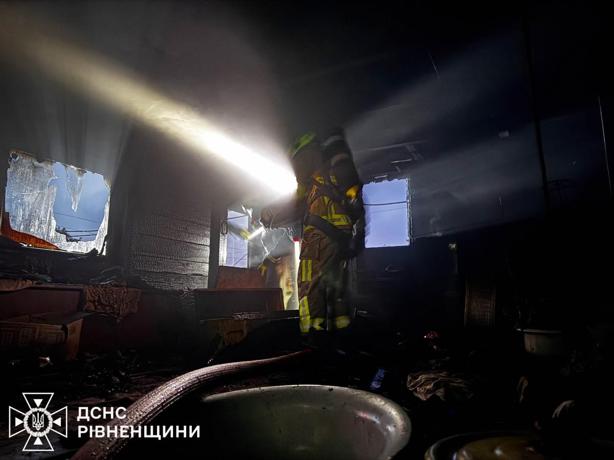 У Рівному горів двоповерховий будинок 