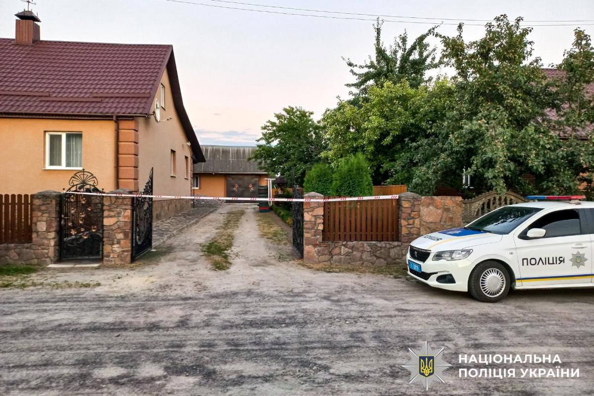 На Рокитнівщині рецидивіст через ревнощі жорстоко побив чоловіка знайомої