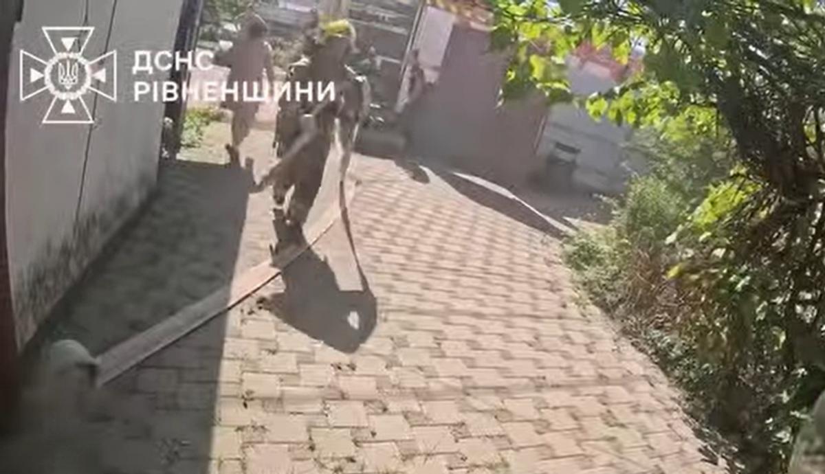 Близько 50% опіків тіла:  під час пожежі на Рівненщині травмувалася жінка (ВІДЕО) 
