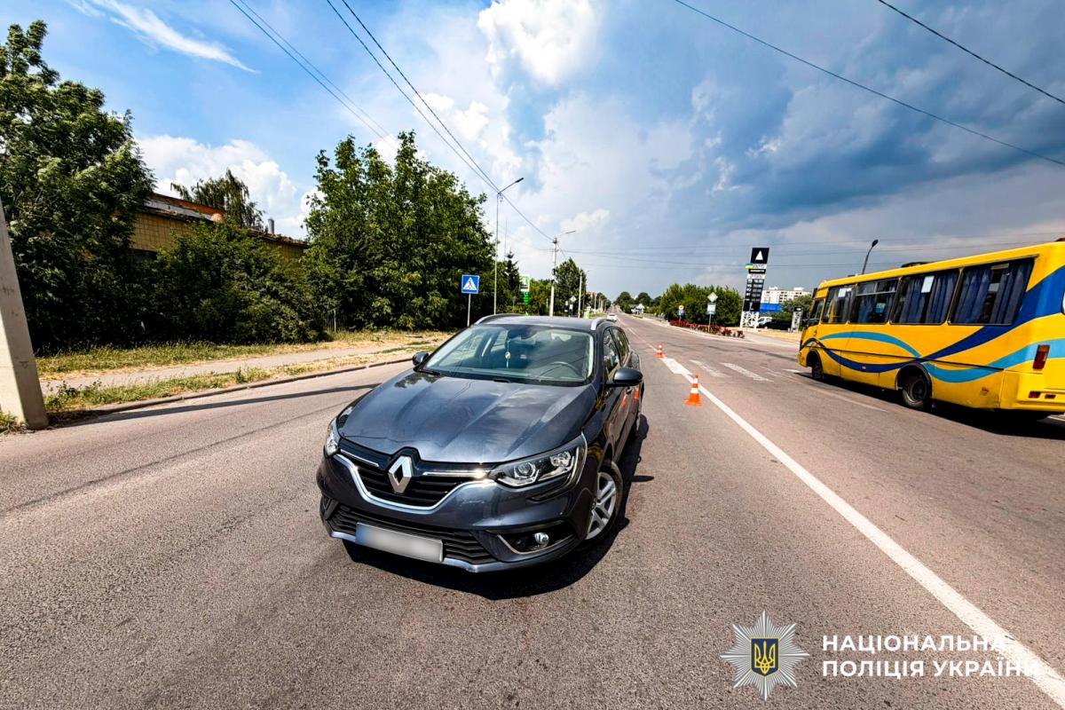 У Дубні на пішохідному переході збили жінку: потерпіла отримала важкі травми