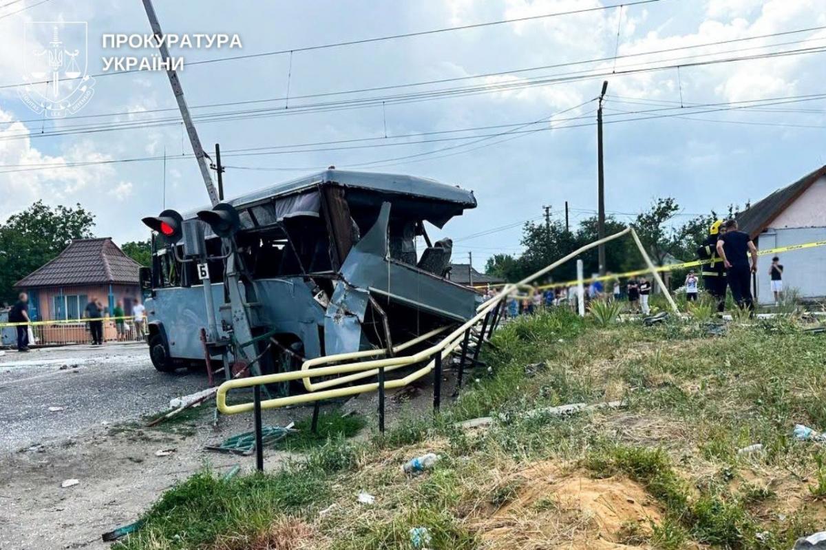 Смертельна ДТП на переїзді у Квасилові: підозру оголосили водію маршрутки і працівнику залізниці