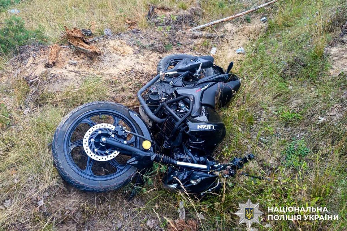 У ДТП на Березнівщині загинув неповнолітній пасажир мотоцикла (ФОТО)