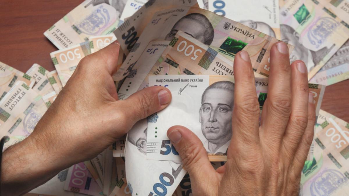 Хотів заробити онлайн, але втратив майже 400 тисяч гривень: житель Рівненщини став жертвою шахраїв