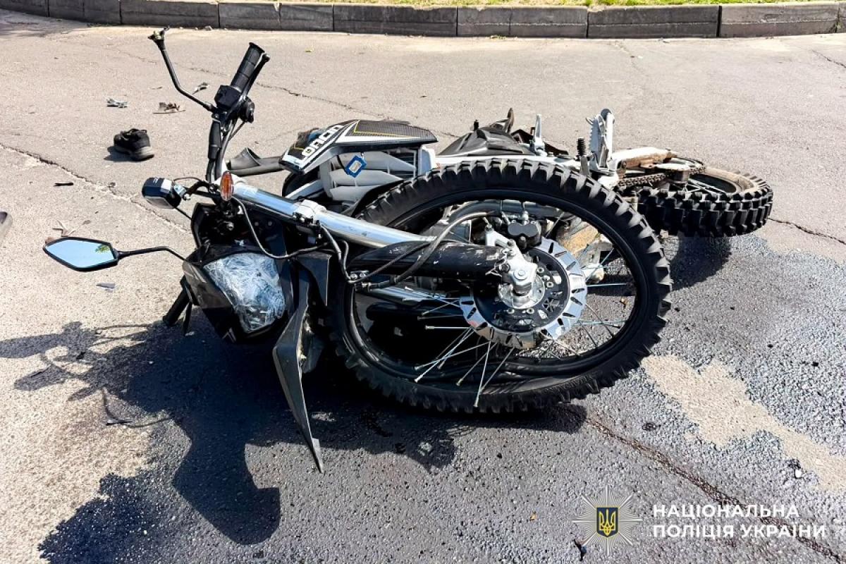У Вараші мотоцикліст, тікаючи від поліції, потрапив у ДТП: двоє в реанімації (ФОТО)