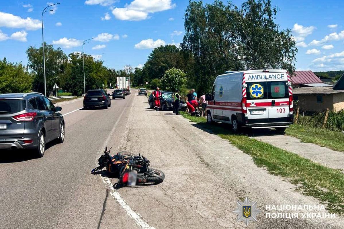 На Радивилівщині в ДТП тяжко травмувався 17-річний мотоцикліст (ФОТО)